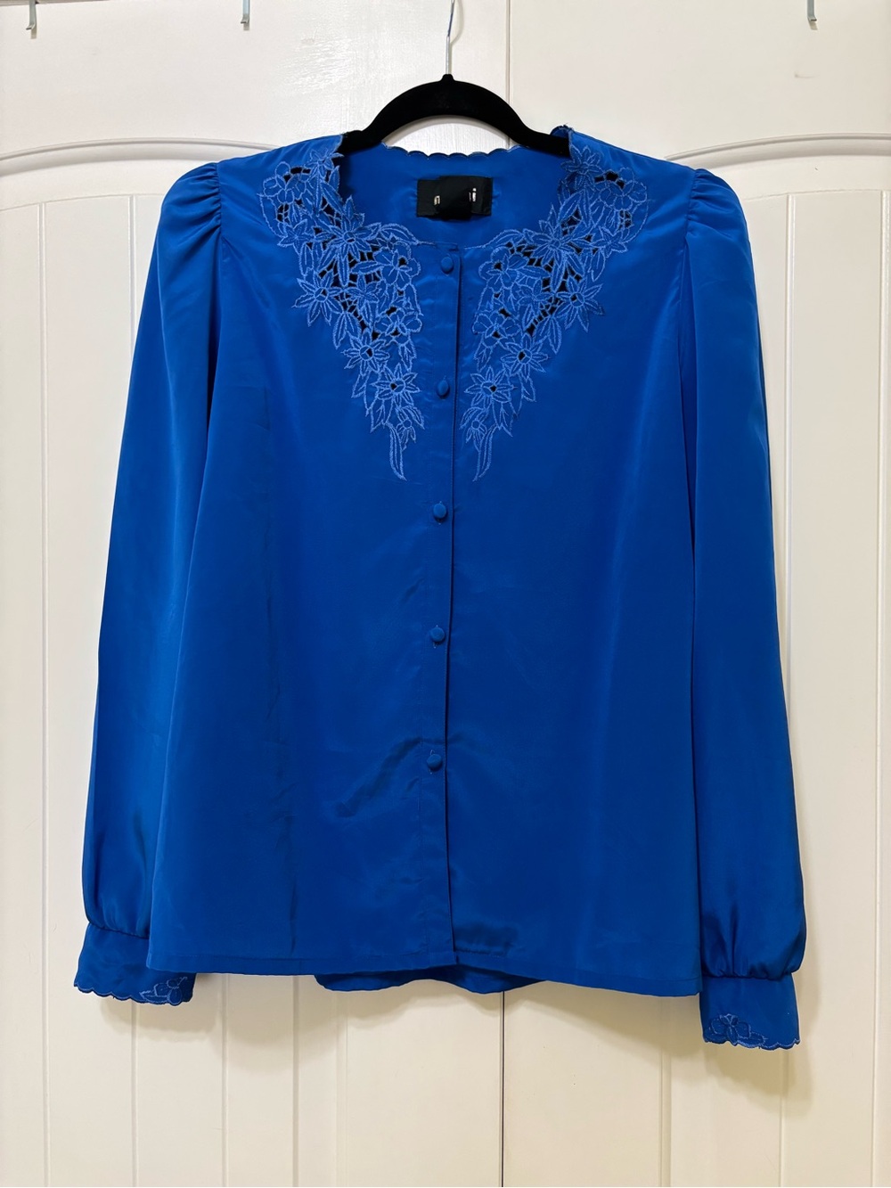 Vintage Nilani embroidered floral button down blouse blue sz 13/14